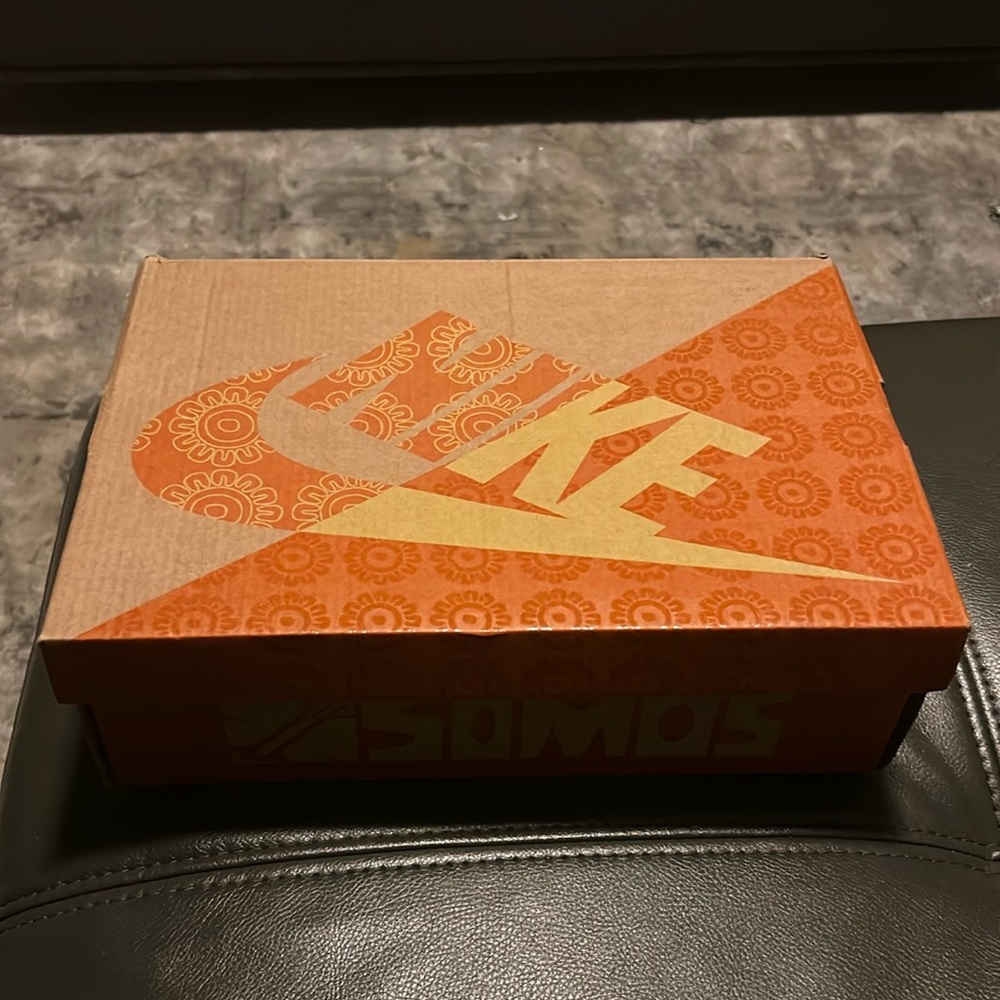 Nike, 9.5, Orange and beige